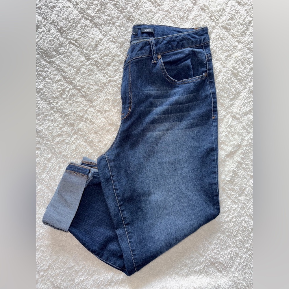 Stretch Capri Jeans - Picture 7 of 7